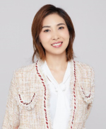 于  莹